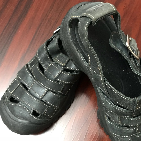 keen fisherman sandals